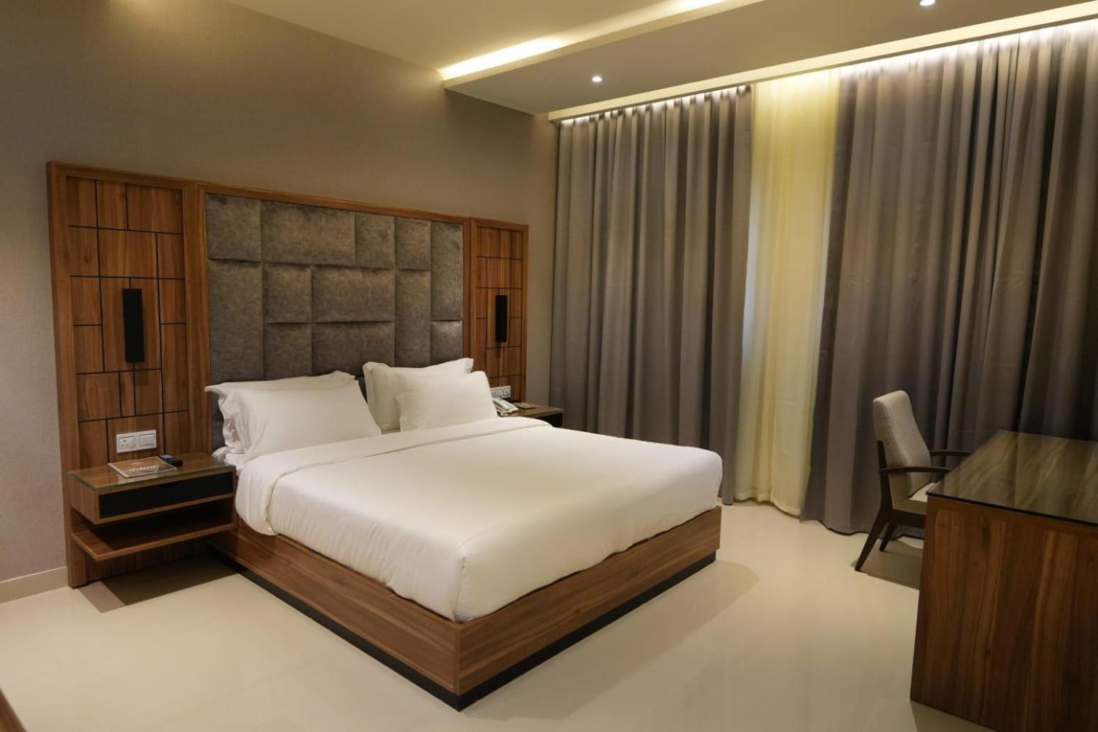 The Plaza Hotel & Resort Σαλάλα Εξωτερικό φωτογραφία